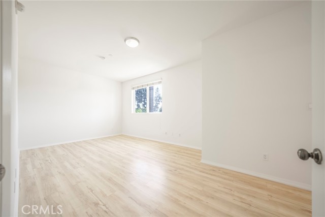 13941 Sherman Way, Van Nuys CA: https://media.crmls.org/medias/815e4b7c-8cb7-498a-bd23-5dc8e601b637.jpg