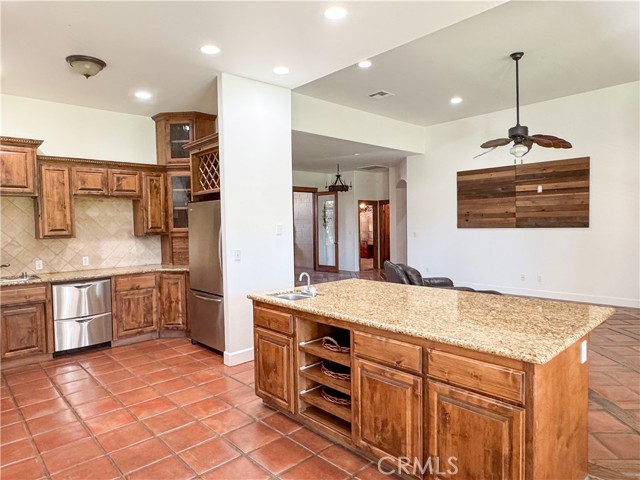 Detail Gallery Image 28 of 61 For 12011 Manorwood St, Bakersfield,  CA 93311 - 4 Beds | 2/1 Baths