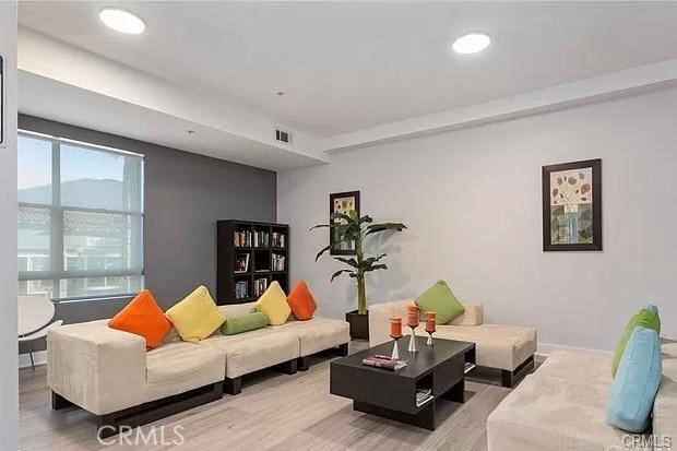 Detail Gallery Image 19 of 22 For 395 E 4th St #7,  Long Beach,  CA 90802 - 1 Beds | 1 Baths
