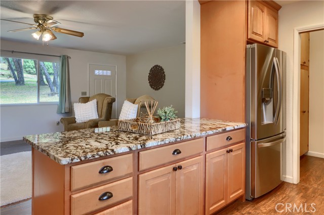 Detail Gallery Image 14 of 49 For 51864 Mountain Quail Pl, Oakhurst,  CA 93644 - 3 Beds | 2 Baths
