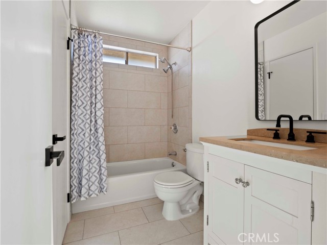 27572 Caraway Lane, Saugus CA: https://media.crmls.org/medias/81635873-7f8b-46c4-86a2-0ec2aa8de7f1.jpg