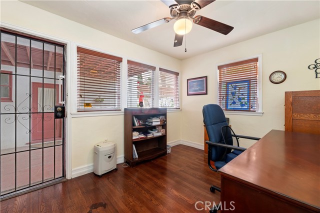 Image 58 of 73 For 4202 University