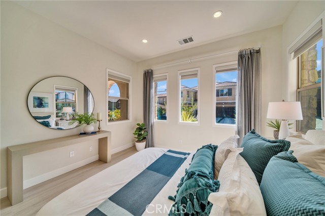 5437 Heritage Oak Drive, Lake Forest CA: https://media.crmls.org/medias/81639d0e-ca64-4fc0-a3a8-89dcb1ff2836.jpg