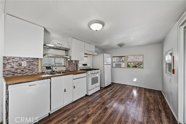 Detail Gallery Image 2 of 30 For 5890 E Highway 20 #56,  Lucerne,  CA 95458 - 1 Beds | 1 Baths