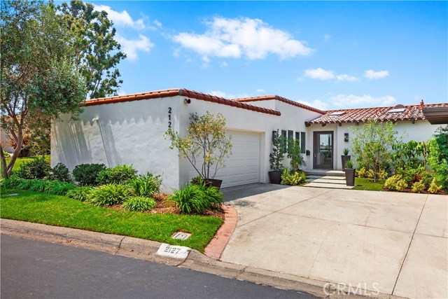 2127 Vista Entrada, Newport Beach, CA 92660