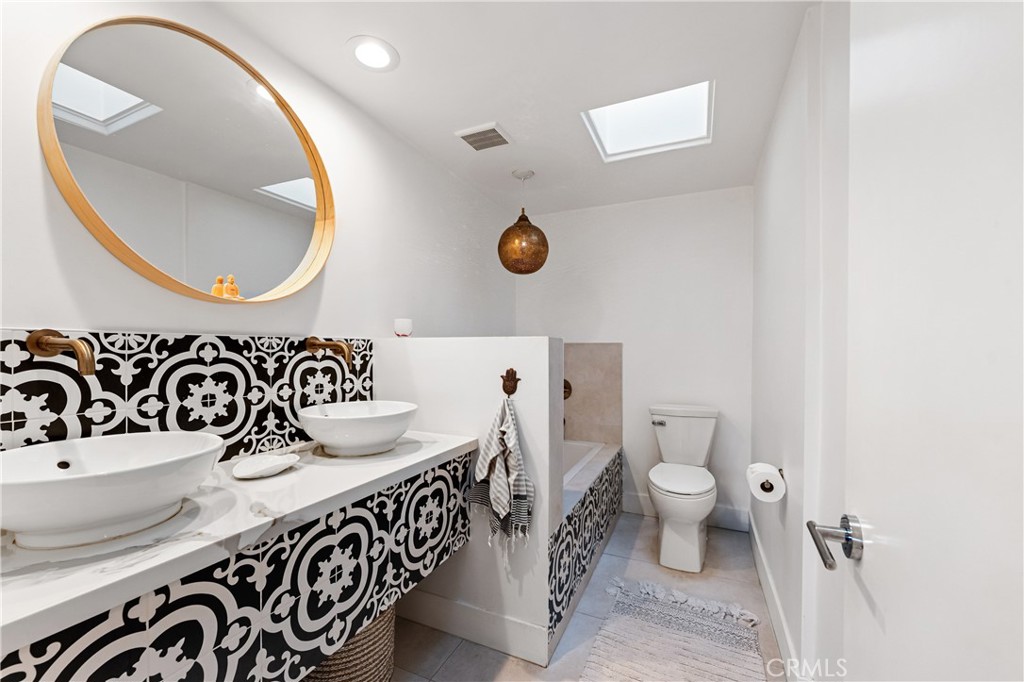 MLS #SR25226252 image #12