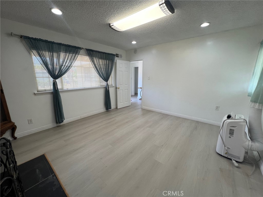 https://media.crmls.org/medias/8166021a-8179-44fe-b841-2197b2f3aa3a.jpg?preset=X-Large