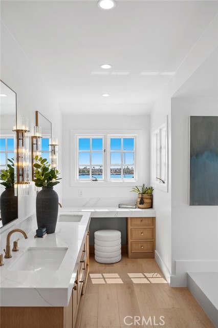 1927 Bayside Drive, Corona del Mar CA: https://media.crmls.org/medias/8166efe3-0a37-4a88-836c-0207740dcbc4.jpg