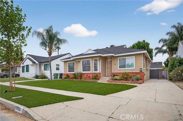 Detail Gallery Image 31 of 32 For 6906 Mclennan Ave, Lake Balboa,  CA 91406 - 3 Beds | 3 Baths