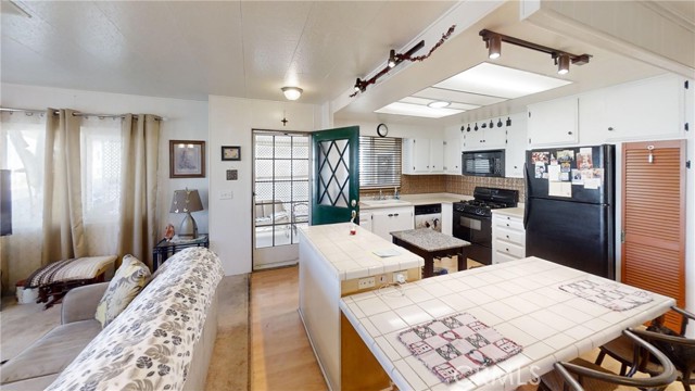 Detail Gallery Image 3 of 16 For 975 California St #50,  Calimesa,  CA 92320 - 3 Beds | 2 Baths