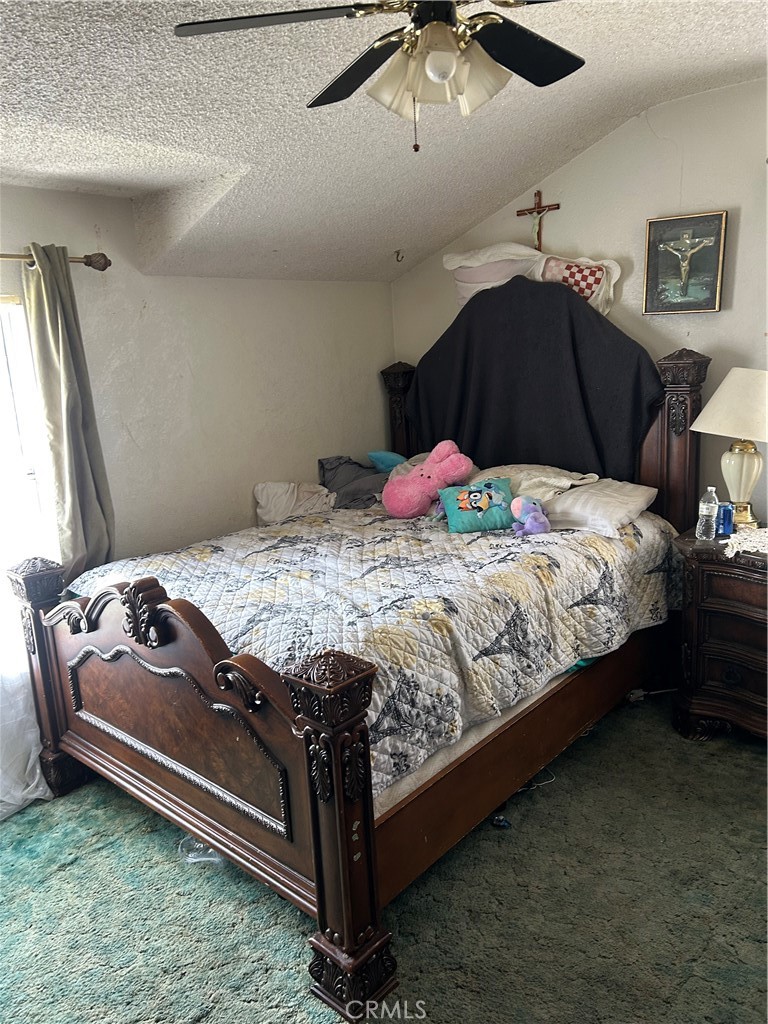 https://media.crmls.org/medias/81686acf-1d04-449d-b847-a37a59a271de.jpg?preset=X-Large