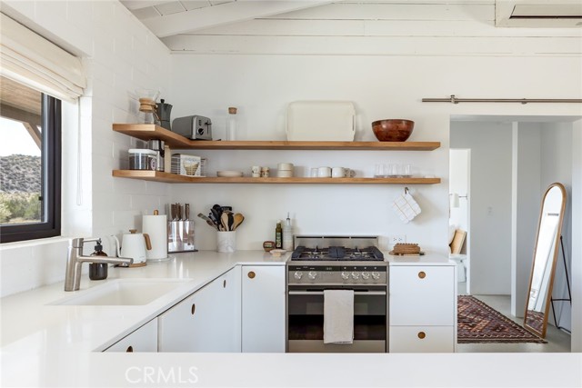 48575 Paradise Avenue, Morongo Valley CA: https://media.crmls.org/medias/8168703b-578a-426d-8ed8-eff26b63d67f.jpg