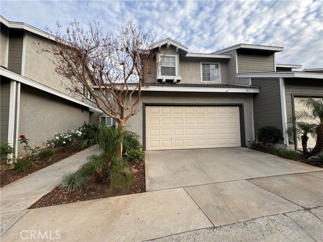 Detail Gallery Image 1 of 28 For 817 Live Oak Pl, Corona,  CA 92882 - 2 Beds | 2/1 Baths