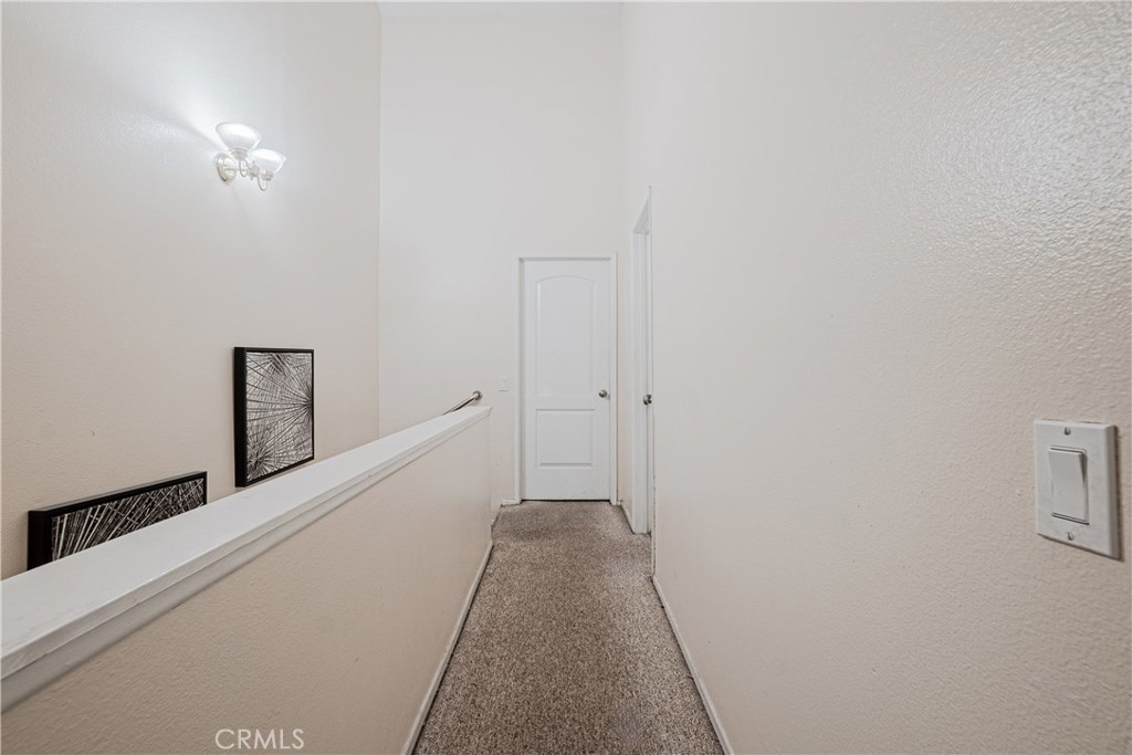 https://media.crmls.org/medias/8169120b-696f-4483-b130-6f6c949550ad.jpg?preset=X-Large