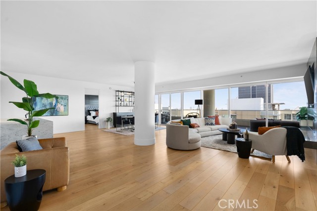 6250 Hollywood Boulevard, Los Angeles CA: https://media.crmls.org/medias/81691de4-ee53-43a7-95cf-2b038450b11b.jpg