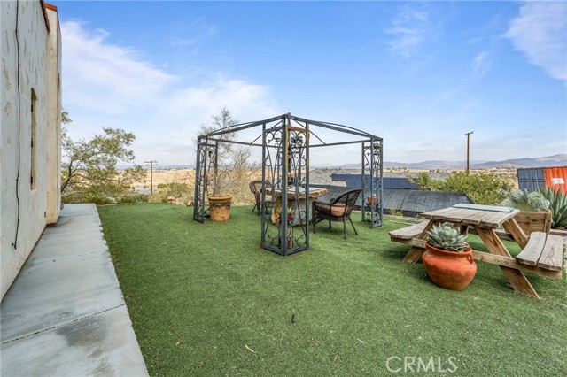 9075 Mesa Vista Street, Apple Valley CA: https://media.crmls.org/medias/81694203-ac11-4a88-9b26-1924014ee6f5.jpg