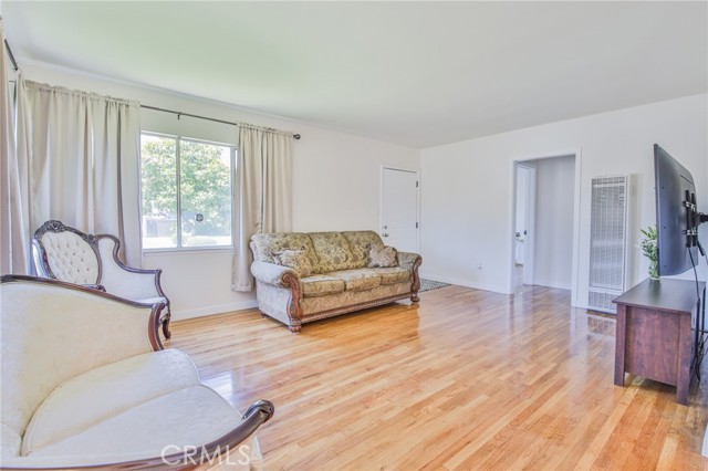 12122 Goldendale Drive, La Mirada CA: https://media.crmls.org/medias/81695d91-9207-41b7-b4c4-5a663fa44017.jpg