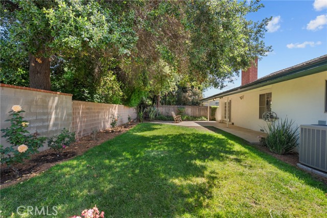 6644 Bianca Avenue, Van Nuys CA: https://media.crmls.org/medias/8169880e-0c34-4b5c-8930-b107c4efefee.jpg