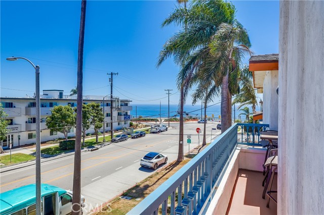 4021 S Pacific Avenue, San Pedro CA: https://media.crmls.org/medias/816a71ba-ef56-4822-a3b6-28a2dd360b3f.jpg