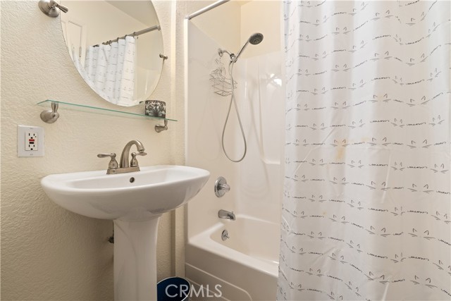 12855 Island Circle, Clearlake Oaks CA: https://media.crmls.org/medias/816c287e-b5b1-474c-8fc5-19fd13154f29.jpg