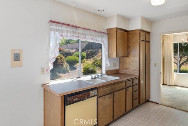 Detail Gallery Image 9 of 26 For 2740 Whitney St, San Diego,  CA 92111 - 3 Beds | 2 Baths