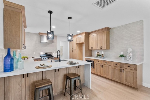 7670 Lakeside Drive, Jurupa Valley CA: https://media.crmls.org/medias/816d353f-ee94-41ed-8ba6-66f48c653607.jpg