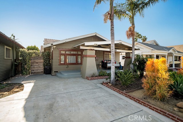 Detail Gallery Image 1 of 37 For 3031 4th Ave, Los Angeles,  CA 90018 - 6 Beds | 4/1 Baths