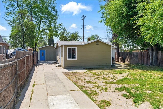 Detail Gallery Image 4 of 53 For 24557 4th St, San Bernardino,  CA 92410 - 3 Beds | 3 Baths