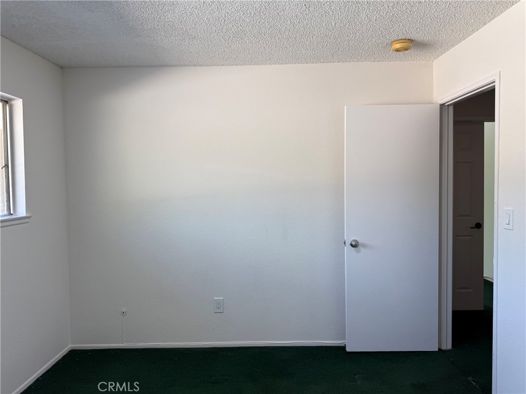 https://media.crmls.org/medias/816ee1b0-80b2-4c0d-9230-8b6ce600ae3f.jpg?preset=X-Large