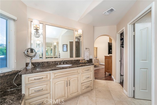 2151 Lyon Avenue, Riverside CA: https://media.crmls.org/medias/816ee26f-405c-4a0d-8d62-d632fa70a7b7.jpg