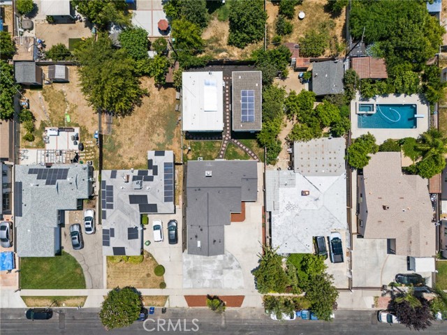 18656 Runnymede Street, Reseda CA: https://media.crmls.org/medias/816f2307-ea35-488a-93f9-12f5014b5748.jpg