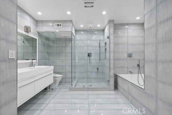 Detail Gallery Image 14 of 21 For 5315 White Oak #M,  Encino,  CA 91316 - 3 Beds | 3 Baths