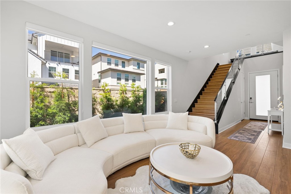 816fabe6 B719 402c Aedc F5032649209f