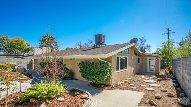 16347 Tupper Street, North Hills CA: https://media.crmls.org/medias/816fc529-81df-4c9b-9965-01fbb38e781a.jpg