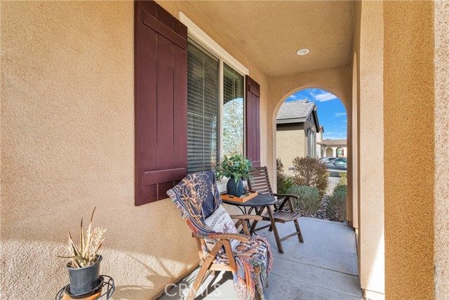 Detail Gallery Image 4 of 43 For 15136 Onyx Rd, Victorville,  CA 92394 - 4 Beds | 2/1 Baths