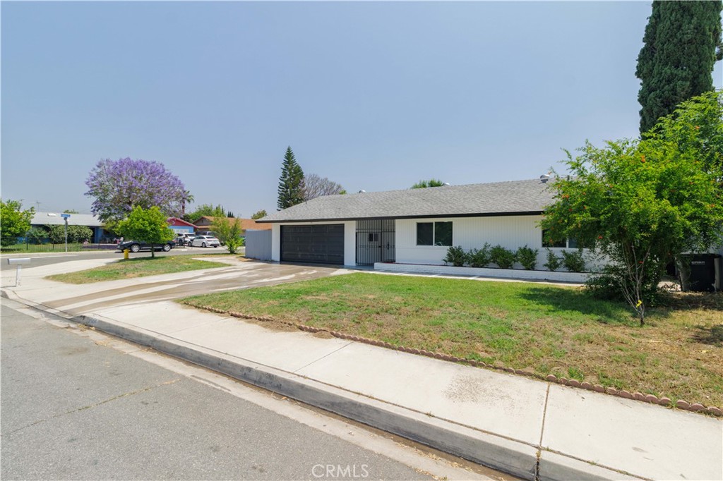 25411 Cottage Avenue