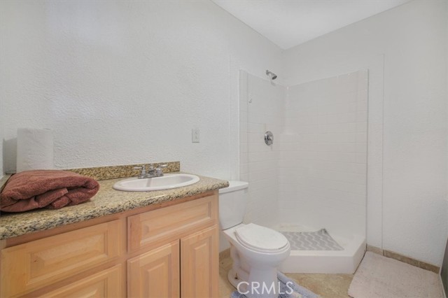 61975 La Brisa Drive, Joshua Tree CA: https://media.crmls.org/medias/8170b742-88f6-4f51-8abb-9420d13dfd5c.jpg