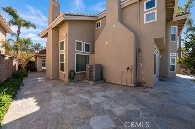 Detail Gallery Image 7 of 50 For 518 S Laureltree, Anaheim,  CA 92808 - 5 Beds | 3 Baths