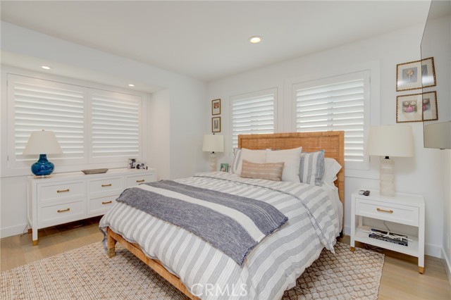320 23rd Street, Manhattan Beach, California 90266, 3 Bedrooms Bedrooms, ,Residential,Sold,23rd,SB21207459