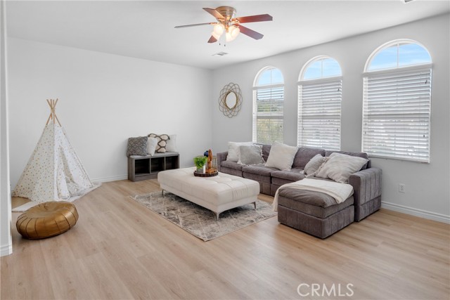 33736 Emerald Creek Court, Temecula CA: https://media.crmls.org/medias/8172056f-d7e8-4269-8ace-9ec44fe8766b.jpg