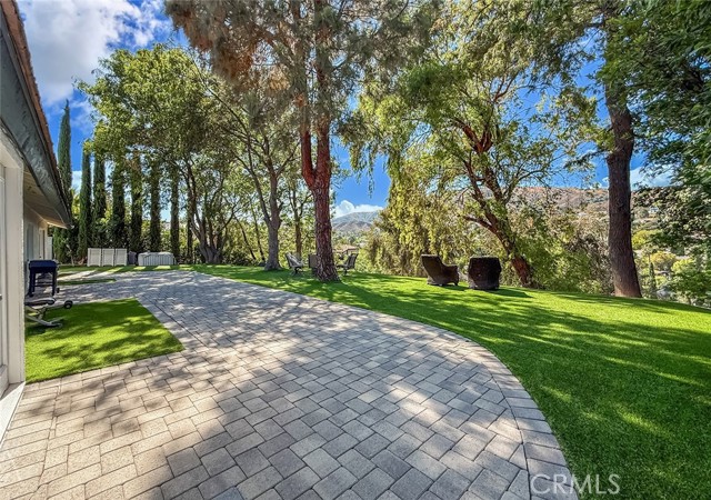 17547 Rushing Drive, Granada Hills CA: https://media.crmls.org/medias/817325f8-d85a-4a60-a396-2a56026cc981.jpg