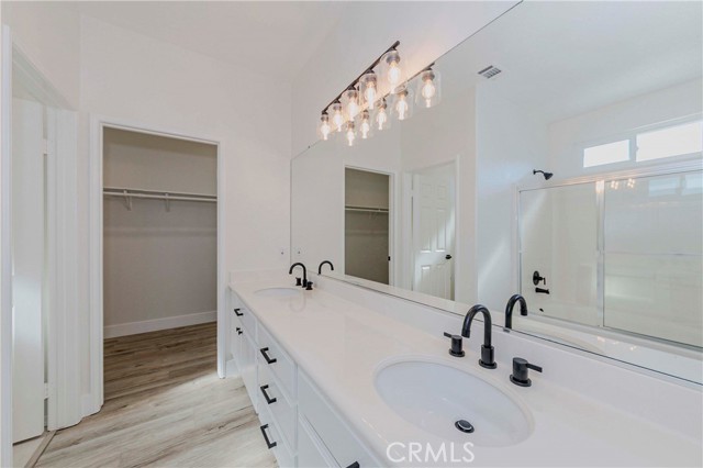 Detail Gallery Image 16 of 35 For 1972 W Blue Violet Ct, Anaheim,  CA 92801 - 3 Beds | 2/1 Baths