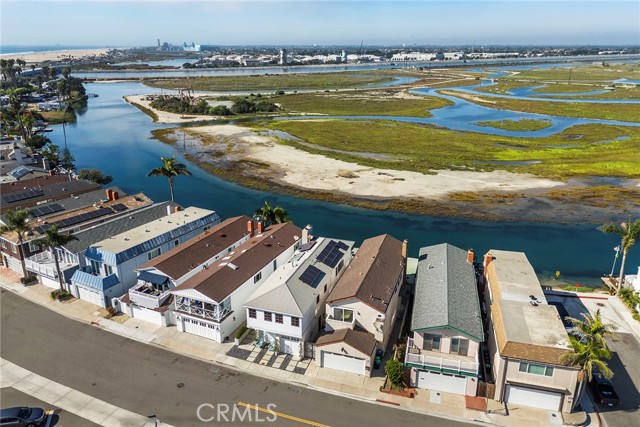 Detail Gallery Image 40 of 45 For 235 Canal St, Newport Beach,  CA 92663 - 4 Beds | 3/1 Baths