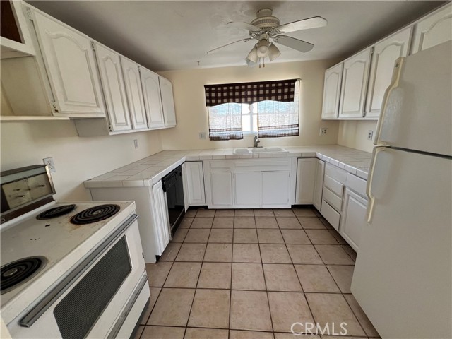 Detail Gallery Image 10 of 38 For 5830 Gopher Grove Rd, Twentynine Palms,  CA 92277 - 3 Beds | 2 Baths