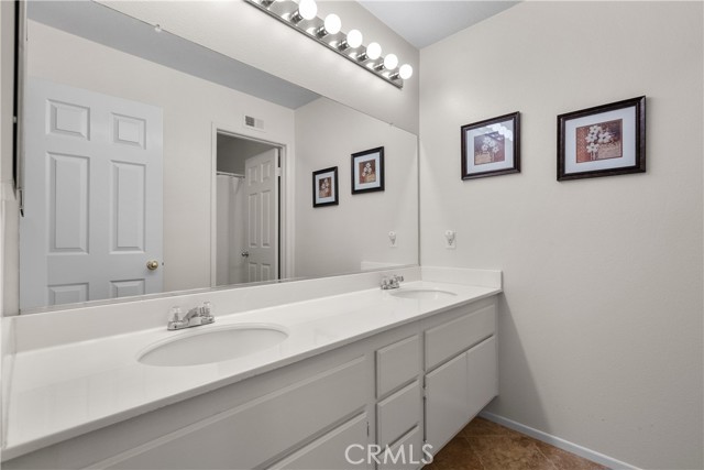 19711 Koji Court, Canyon Country CA: https://media.crmls.org/medias/817405d7-3e50-47bd-81db-4e20feecdea3.jpg