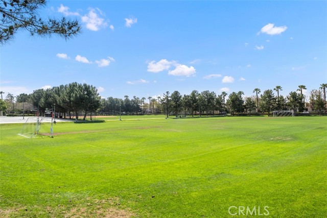 20 Townsend, Irvine CA: https://media.crmls.org/medias/81744c25-0503-4d27-970d-5a7f32e6f803.jpg