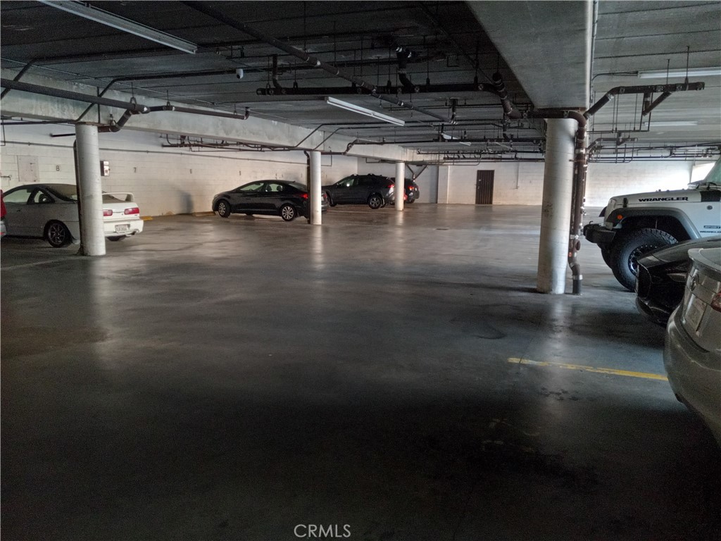 https://media.crmls.org/medias/81747782-754d-4df8-b199-2b1b6c19528f.jpg?preset=X-Large