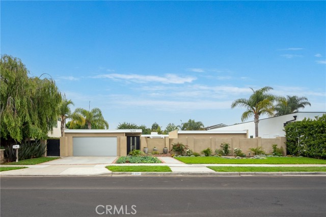 Detail Gallery Image 31 of 34 For 1609 Anita Ln, Newport Beach,  CA 92660 - 4 Beds | 3/1 Baths