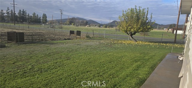 679 E Mulberry Avenue, Porterville CA: https://media.crmls.org/medias/81750178-c4a7-46cb-b092-4fe7f4be2511.jpg