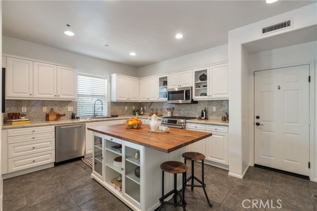 Detail Gallery Image 9 of 34 For 3351 via Trentino, Costa Mesa,  CA 92626 - 3 Beds | 2/1 Baths